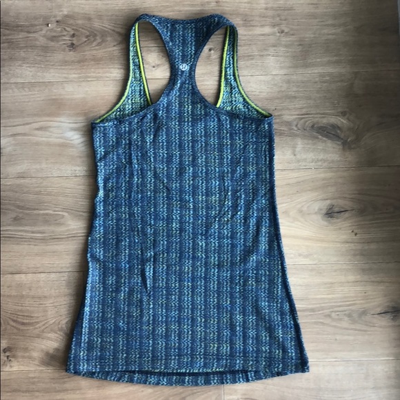 Blue lululemon tank top size 6 - Picture 2 of 3